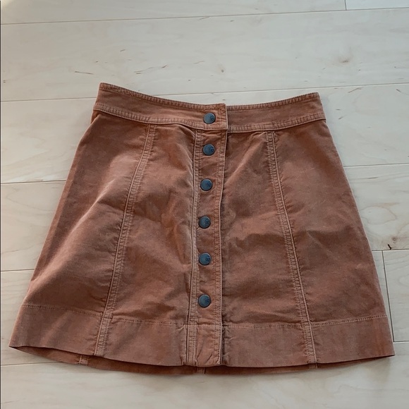 Madewell Camel Snap front Skirt - Picture 3 of 8
